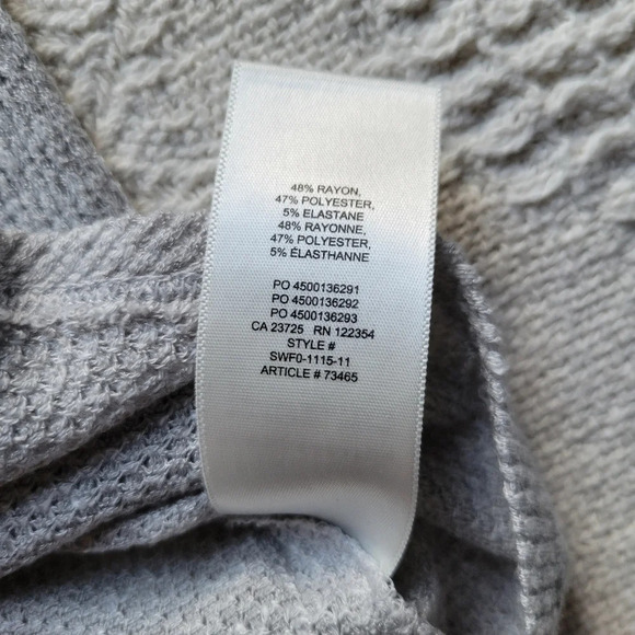 Babaton Casual Relaxed fit Cotton Blend Knit V-Neck T-Shirt - Picture 8 of 11